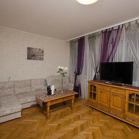 On Bulvare Muljavina 5 *